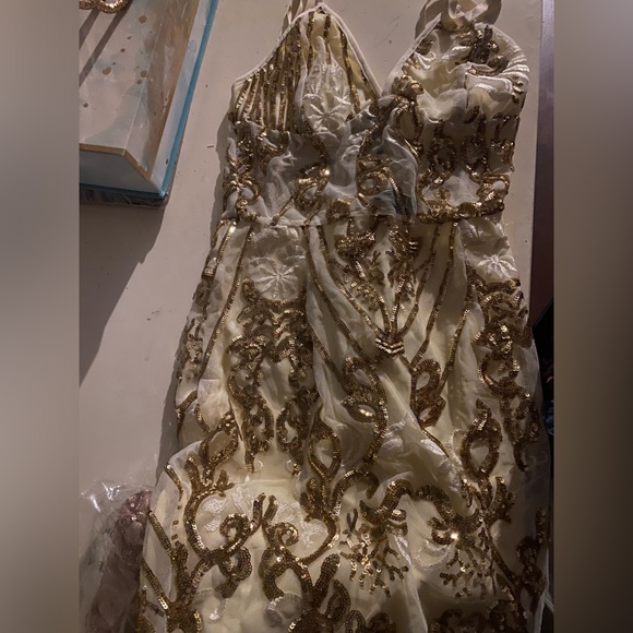 ✨PrettyLittleThing ✨ White & Gold Strappy Sheer Sequin Bodycon Dress 💛 UK 8/US6 - Picture 13 of 15